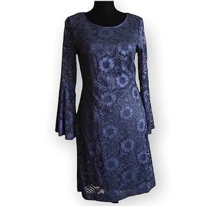 Robbie Bee Long sleeve lace overlay dress bell navy size Medium classic neutral